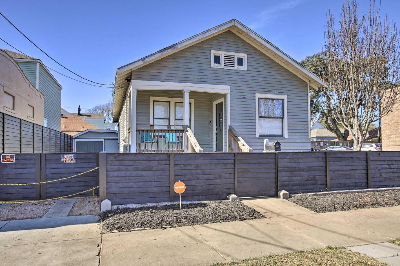 Cozy Beach Bungalow Near Galveston Seawall And Pier Exterior foto